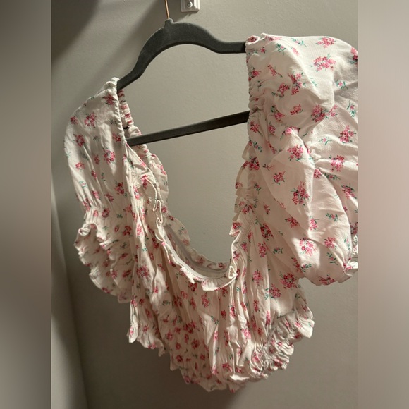 H and M Short Sleeve Floral Peplum Top - Picture 2 of 2